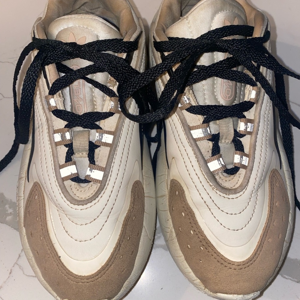 Adidas - Picture 3 of 5